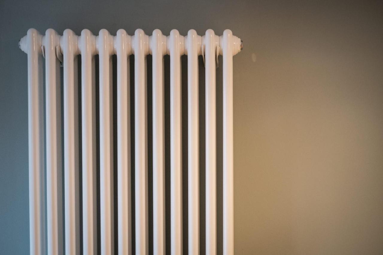 The White House Hotel Bowness-on-Windermere Exterior photo A household radiator