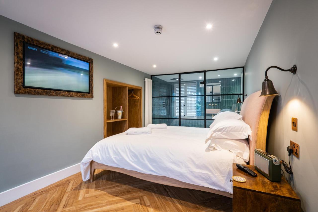 The White House Hotel Bowness-on-Windermere Exterior photo A bedroom at The Old Post Office