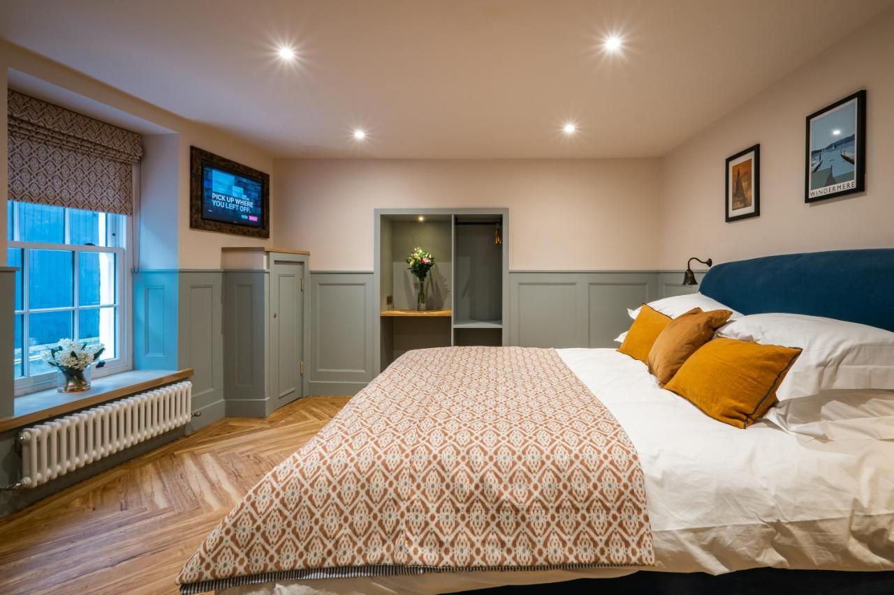 The White House Hotel Bowness-on-Windermere Exterior photo A bedroom at The Old Ship Hotel